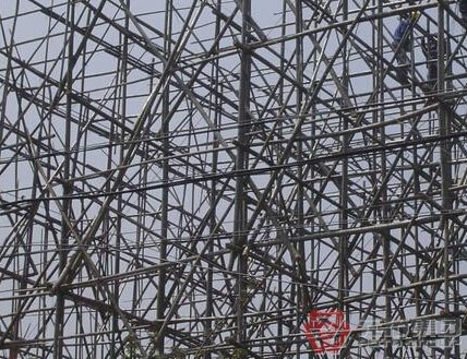 腳手架出口前景非?？捎^