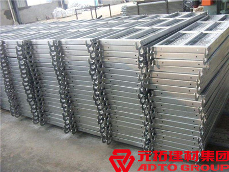 鋼跳板規(guī)格型號有幾種？鋼跳板生產(chǎn)廠家電話是多少？